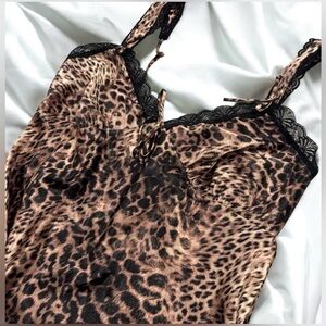 BEBE PRINTED SATIN MIDI DRESS